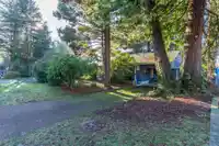 1565 128A STREET - thumbnail 12