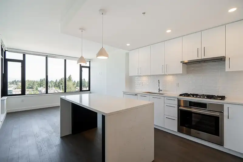903 1588 JOHNSTON ROAD - photo 1 of 35