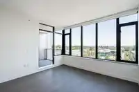 903 1588 JOHNSTON ROAD - thumbnail 7
