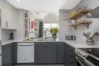 405 15325 17 AVENUE - thumbnail 7
