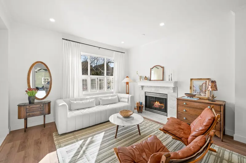 133 STAR CRESCENT - photo 4 of 25