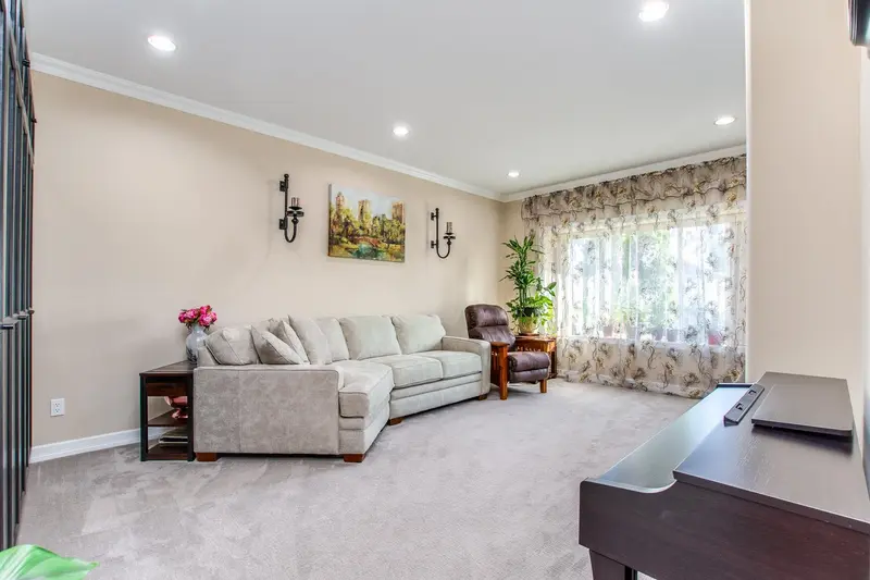 3339 WELLINGTON STREET - photo 3 of 25