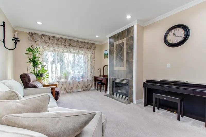 3339 WELLINGTON STREET - photo 4 of 25