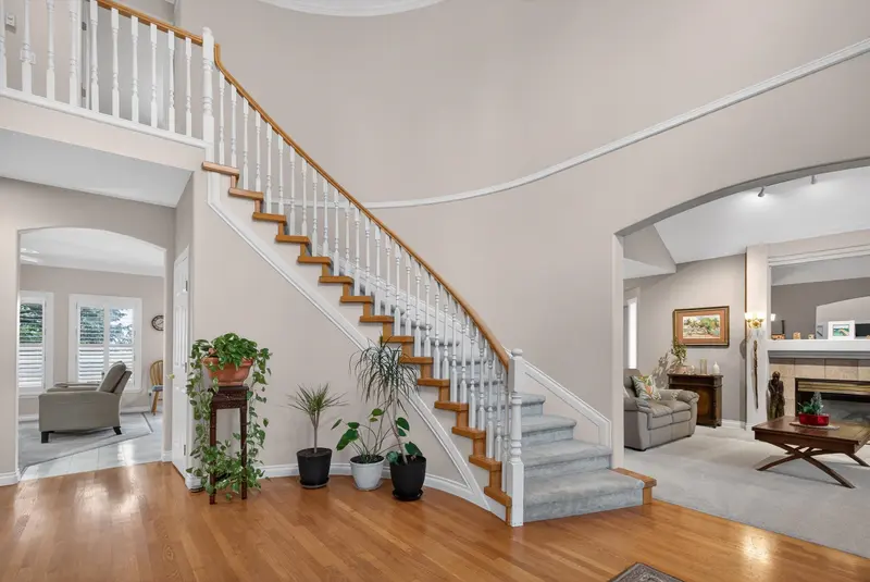 18055 98 AVENUE - photo 4 of 25