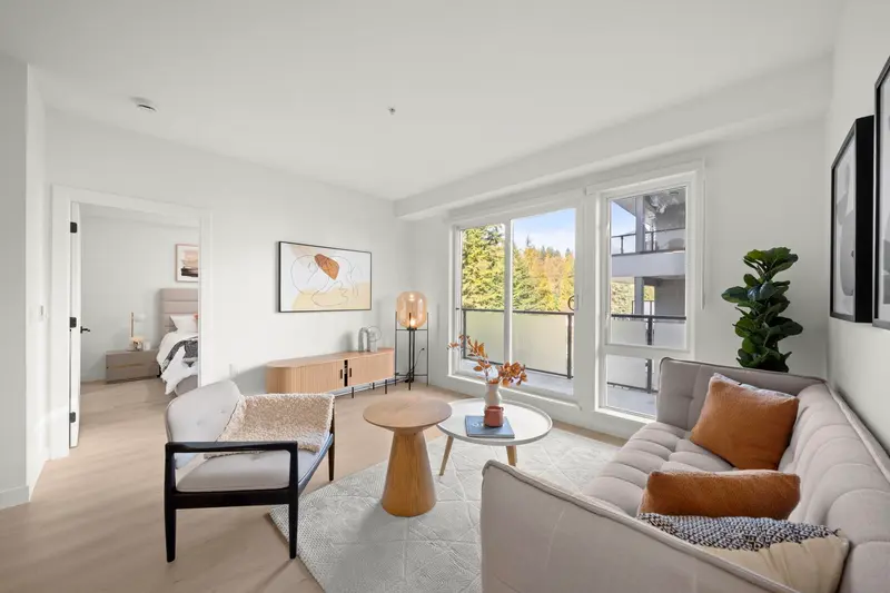 220 2002 ST. GEORGE STREET - photo 1 of 25