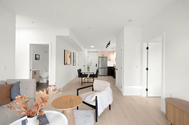 220 2002 ST. GEORGE STREET - photo 4 of 25