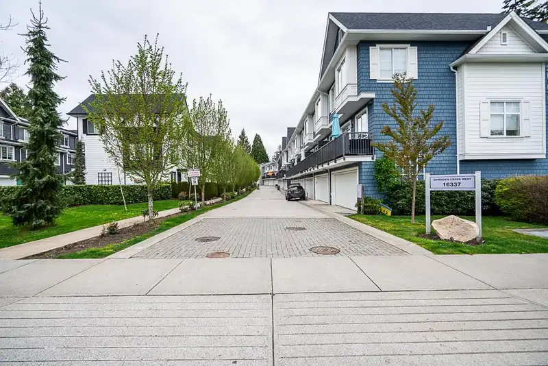 13 16337 15 AVENUE - photo 1 of 38