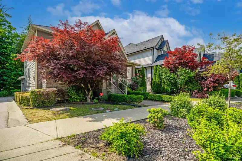 3233 147 STREET - photo 4 of 40