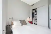 702 1500 MARTIN STREET - thumbnail 17