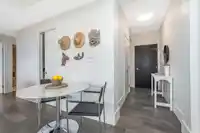 702 1500 MARTIN STREET - thumbnail 3