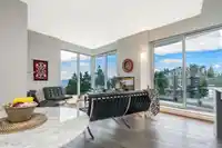 702 1500 MARTIN STREET - thumbnail 5
