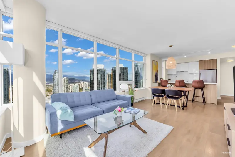 2909 6461 TELFORD AVENUE - photo 1 of 25