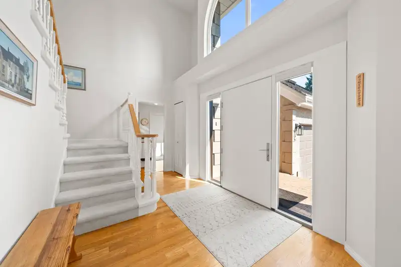 13473 14 AVENUE - photo 3 of 34