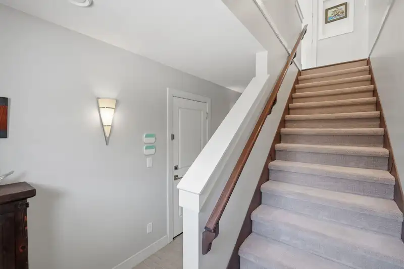 65 15988 32 AVENUE - photo 4 of 40