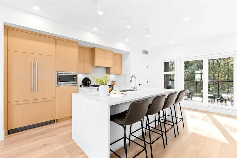 6 3075 160 STREET - photo 2 of 32