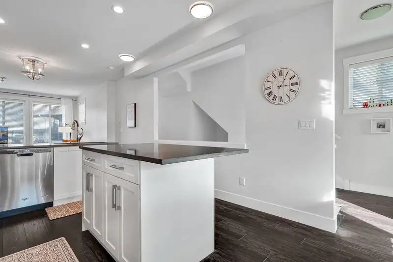 3 3266 147 STREET - photo 4 of 18