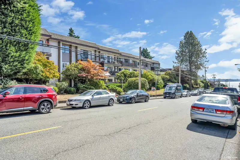 104 1360 MARTIN STREET - photo 3 of 38