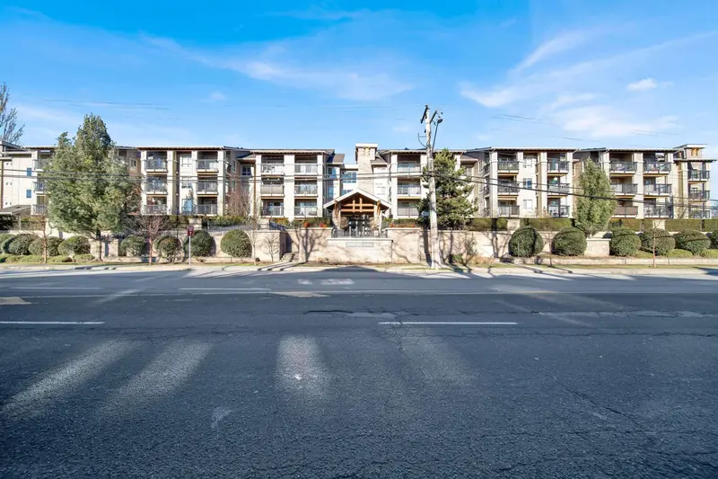 324 21009 56 AVENUE - photo 4 of 25