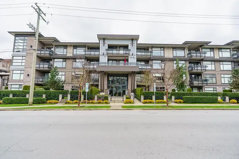 300 15310 17A AVENUE - photo 1 of 31