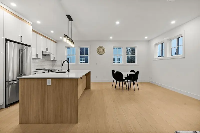 9 2360 CRESCENT WAY - photo 1 of 1