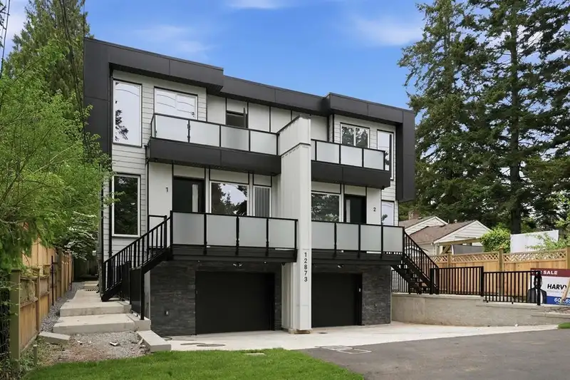 101 12873 MARINE DRIVE - photo 3 of 25