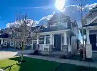16756 17B AVENUE - thumbnail 2