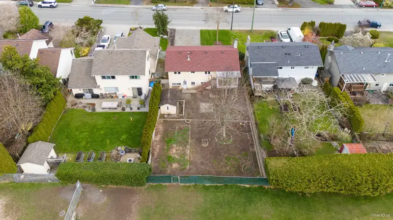 15894 THRIFT AVENUE - photo 2 of 25