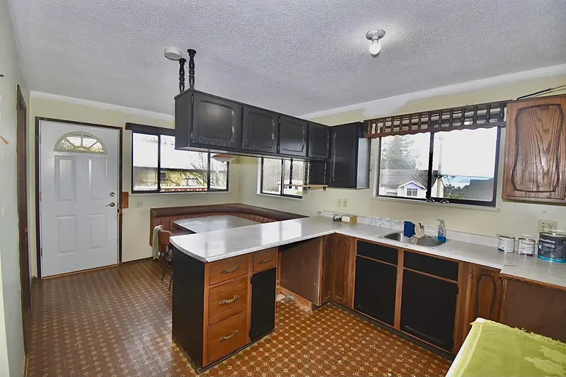 631 WYNGAERT ROAD - photo 4 of 25