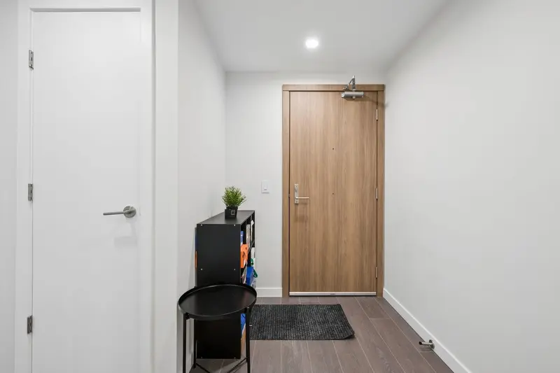 1410 4168 LOUGHEED HIGHWAY - photo 2 of 25