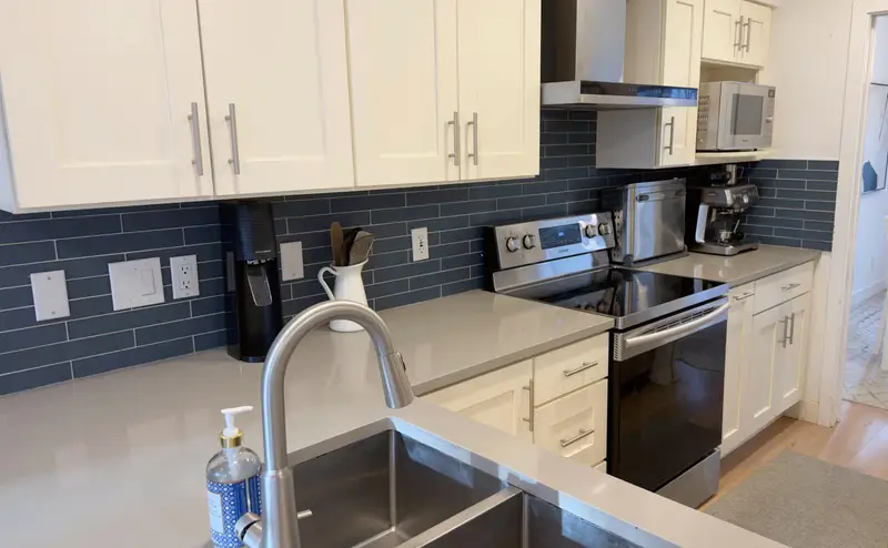 10 2118 EASTERN AVENUE - photo 1 of 25