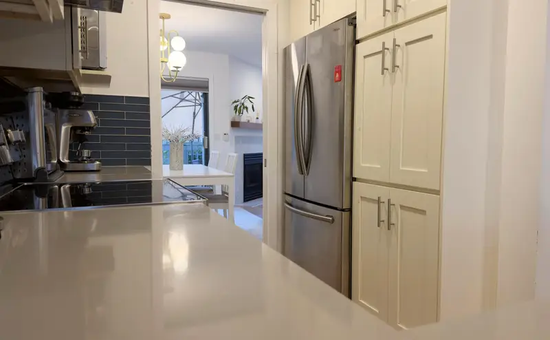 10 2118 EASTERN AVENUE - photo 2 of 25