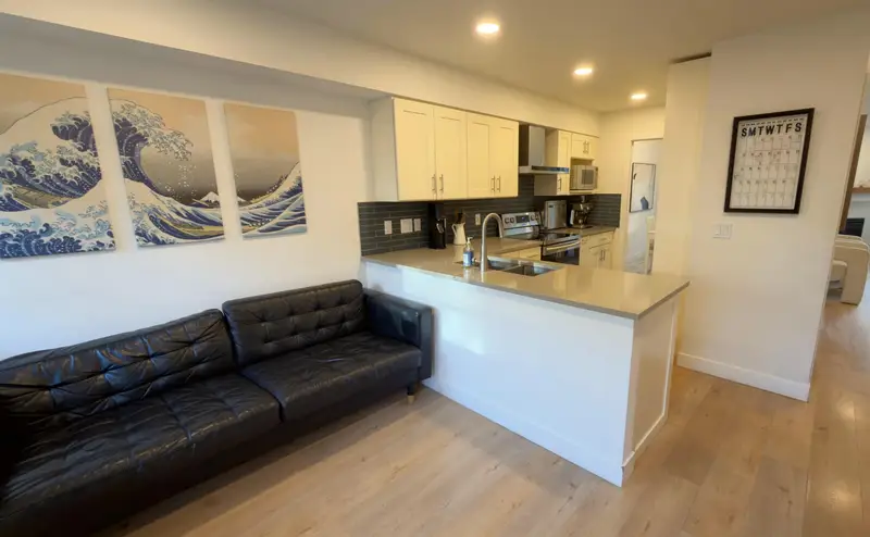 10 2118 EASTERN AVENUE - photo 3 of 25