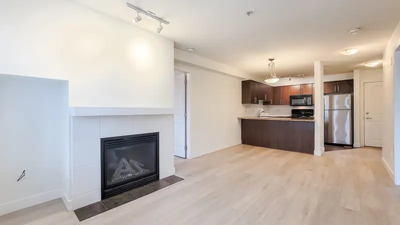 405 3260 ST JOHNS STREET - photo 1 of 25