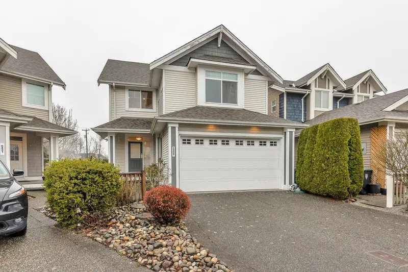 20829 84A AVENUE - photo 2 of 25