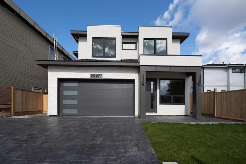 20473 69 AVENUE - photo 1 of 25