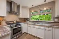 12381 24 AVENUE - thumbnail 4