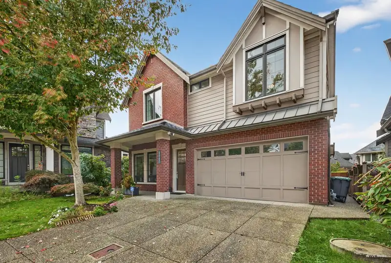 2547 163 STREET - photo 1 of 7