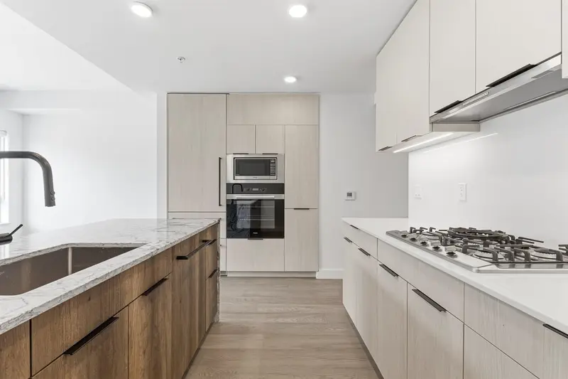 303 3590 W 39TH AVENUE - photo 4 of 19