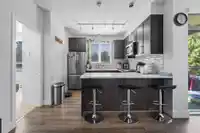 212 2960 151 STREET - thumbnail 3