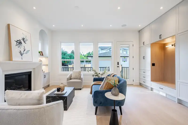 102 13711 16 AVENUE - photo 3 of 25