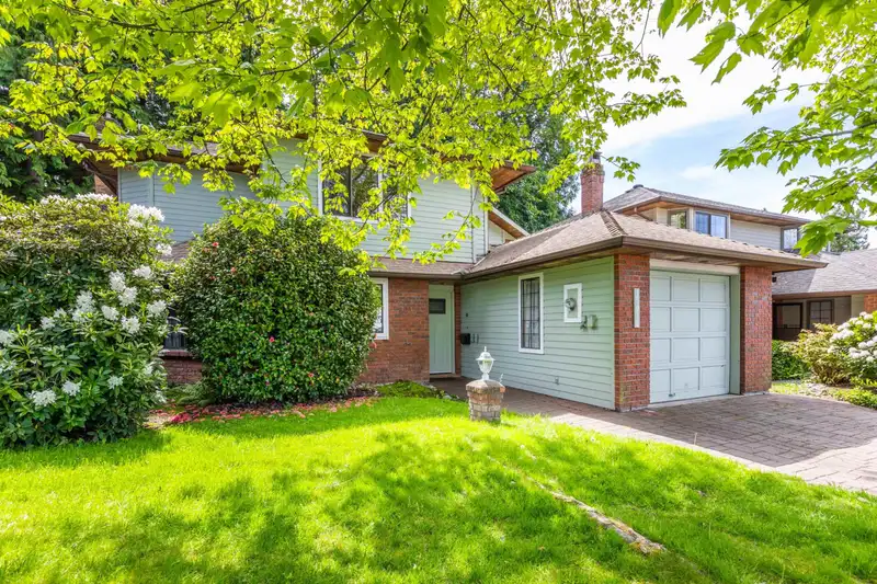 15012 SOUTHMERE CLOSE - photo 3 of 35