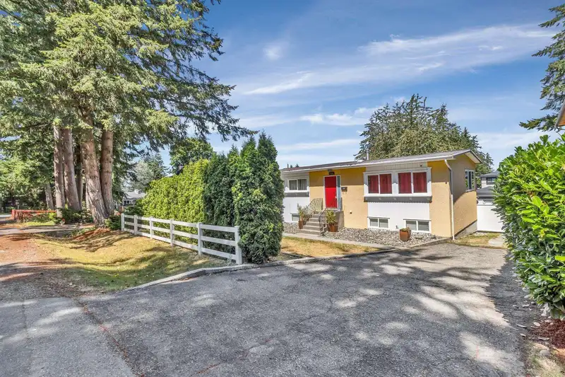 15381 27A AVENUE - photo 1 of 40