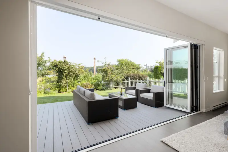 2 5551 ADMIRAL WAY - photo 3 of 25