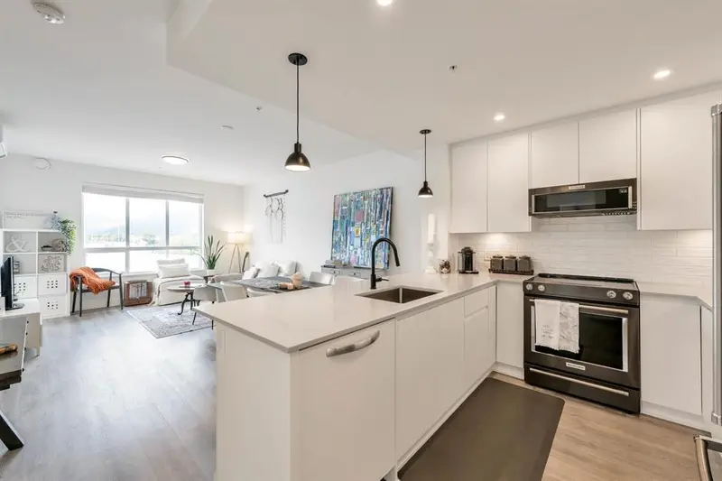 2506 2180 KELLY AVENUE - photo 3 of 25