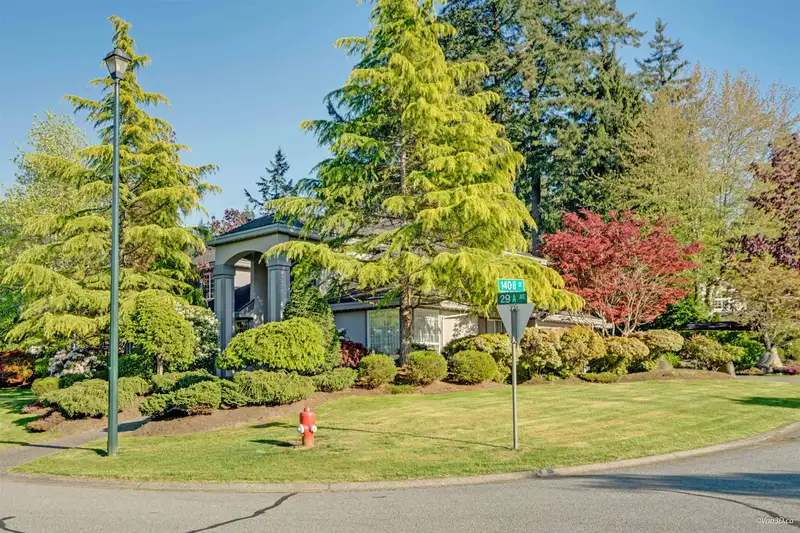 14088 29A AVENUE - photo 2 of 40