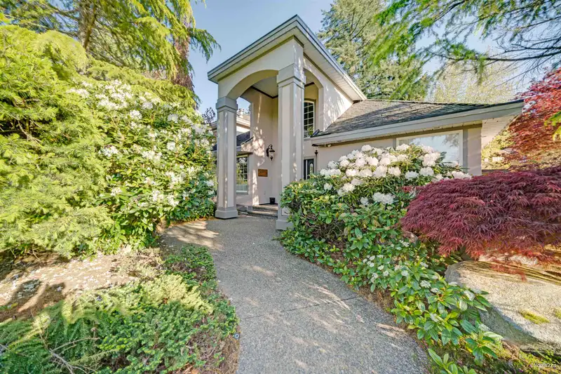 14088 29A AVENUE - photo 3 of 40