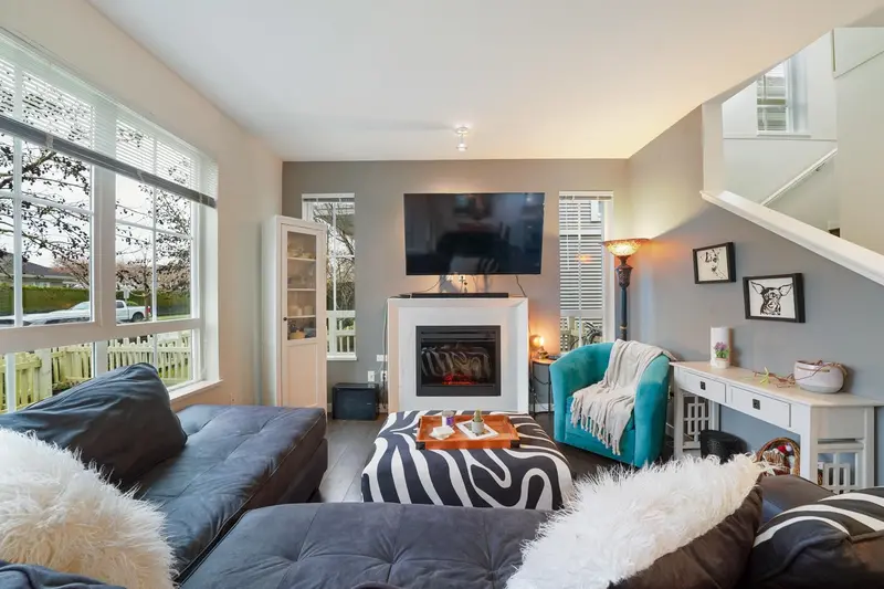 17 5510 ADMIRAL WAY - photo 2 of 25