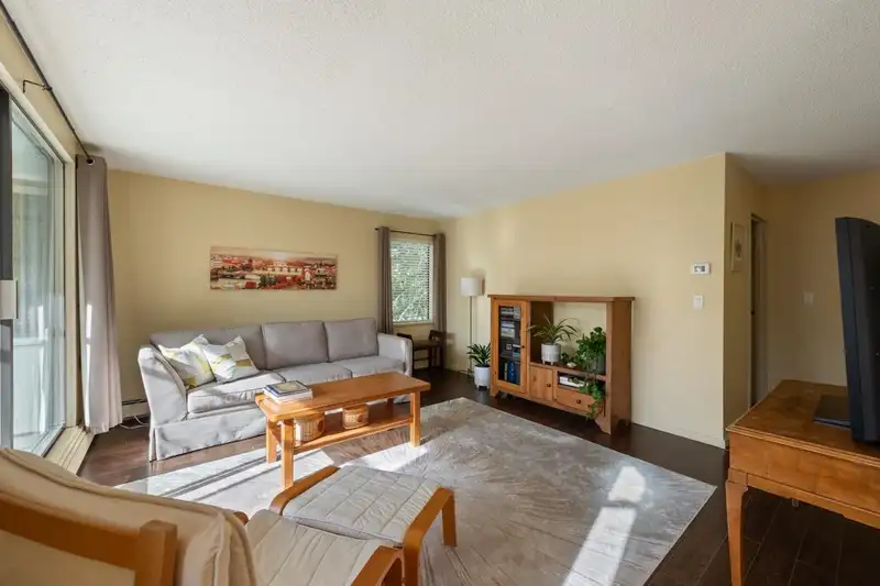 101 1740 SOUTHMERE CRESCENT - photo 2 of 32