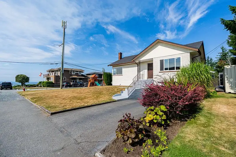 1033 CYPRESS STREET - photo 4 of 40