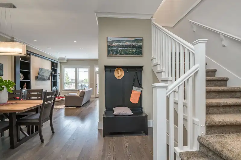 14743 32 AVENUE - photo 3 of 25